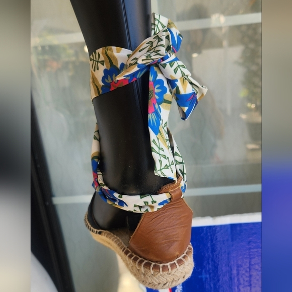 Floral Ribbon Espadrilles - Black and Brown - Picture 4 of 10